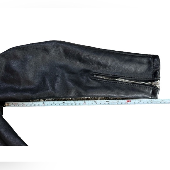 Schott NYC Vintage Distressed Women’s Black Moto Leather Jacket Size Medium - Picture 15 of 15